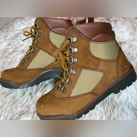Timberland 6” Field Boots in Sundance/Brown Boys Size 4 - Picture 4 of 9